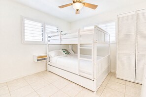 2 bedrooms, WiFi (free), bed sheets