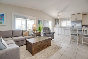 Smart TV - Updated Canal Home with Dock for 25' Boat, Sandbar Access & Backcountry Fishing (Big Pine Key)