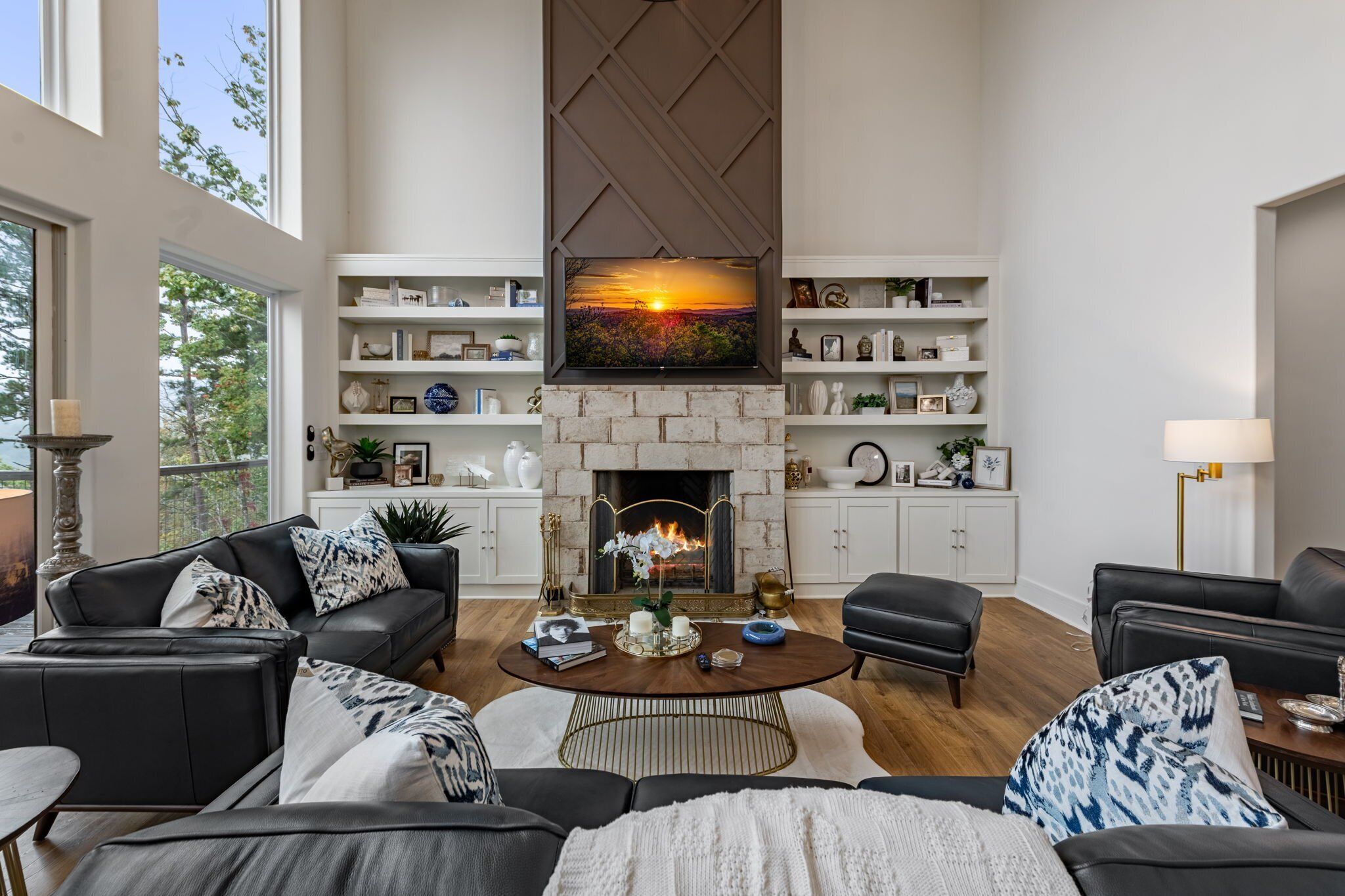 Smart-TV, Kamin, Videospiele