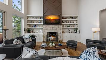 Smart-TV, Kamin, Videospiele