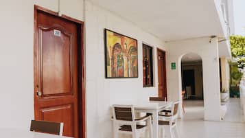 Quarto casal standard, 1 quarto | Opções para refeição ao ar livre