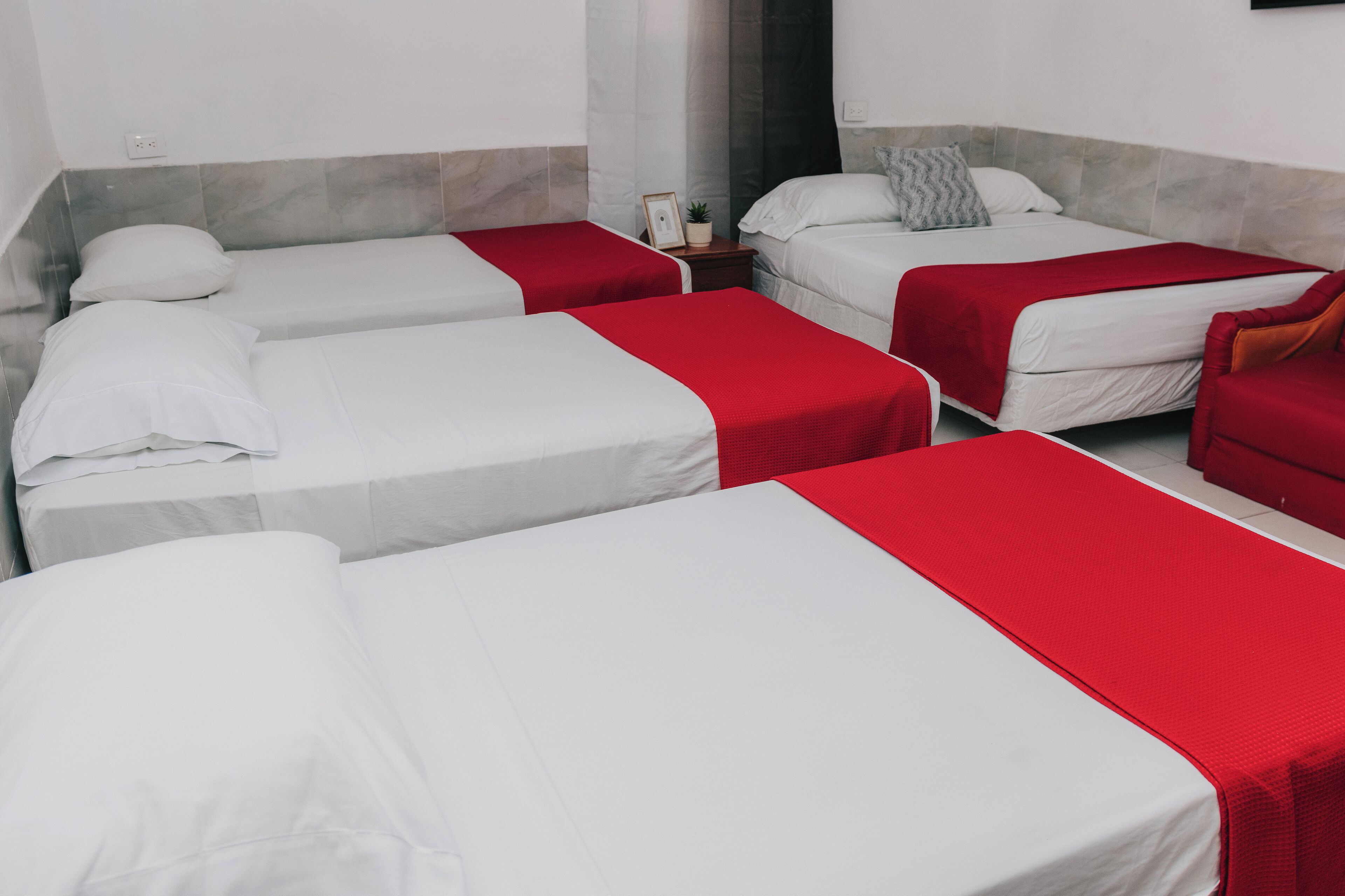 Quarto casal ou duplo standard | Escrivaninha, Wi-Fi de cortesia, roupa de cama