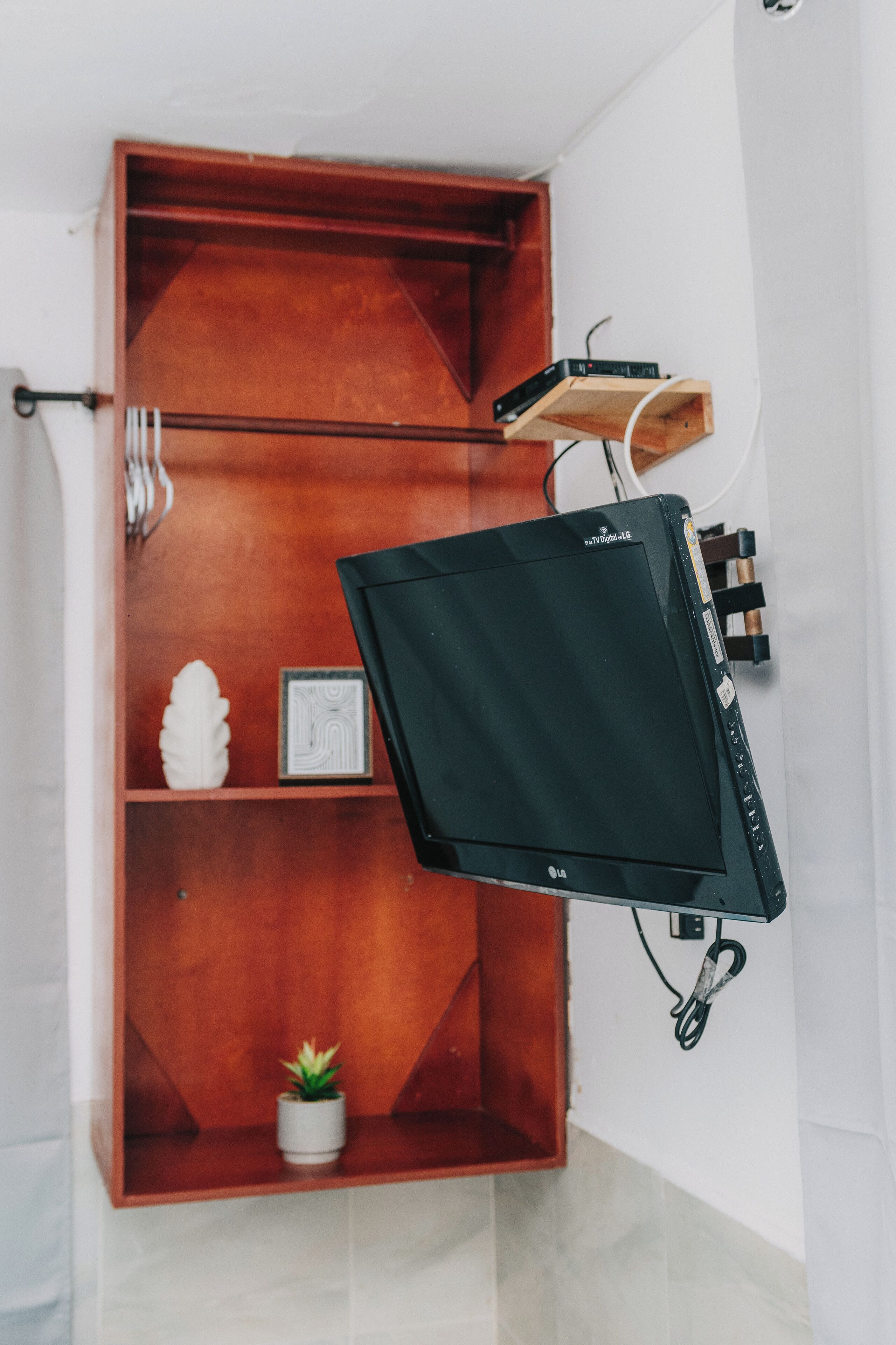 Escrivaninha, Wi-Fi de cortesia, roupa de cama