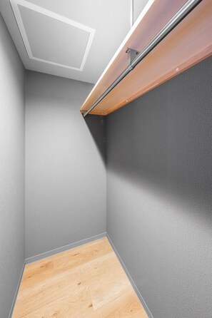 Fer et planche à repasser, Wi-Fi gratuit, draps fournis