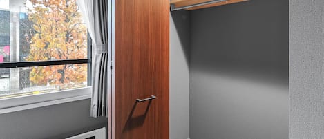 Strykejern/-brett, wi-fi (inkludert) og sengetøy