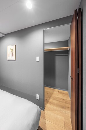 Fer et planche à repasser, Wi-Fi gratuit, draps fournis