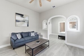 House | 2 bedrooms - Spacious 2BR Duplex Near Downtown San Antonio (San Antonio)