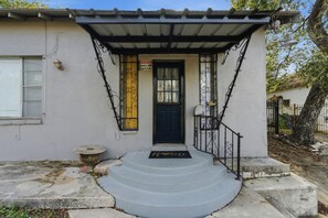 House - Spacious 2BR Duplex Near Downtown San Antonio (San Antonio)