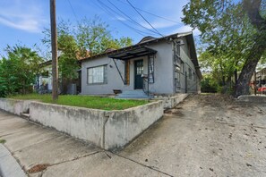 House | 2 bedrooms - Spacious 2BR Duplex Near Downtown San Antonio (San Antonio)