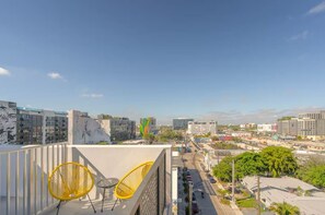 Property grounds - Walk to Wynwood Walls - Rooftop Pool - New Condo (Miami)