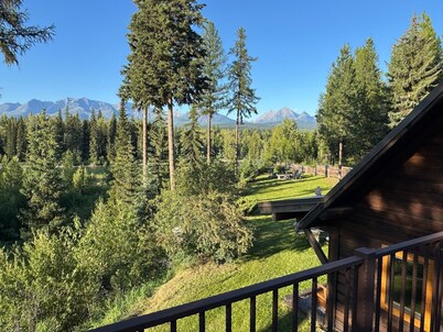 Red Meadow Lodge: Experience the Serenity of Nature on the Edge of Glacier Park