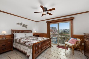 Iron/ironing board, free WiFi, bed sheets - House of the Rising Sun: Oceanfront Townhome w/views, Community Pool and Tennis Courts (Nags Head)