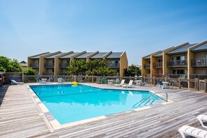 Pool - House of the Rising Sun: Oceanfront Townhome w/views, Community Pool and Tennis Courts (Nags Head)