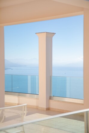 Property grounds - Corfu Holiday Villa Oliveta – Panoramic Views & Heated Pool (Spartilas)