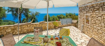 Dora Paxos Apartment – Sea Views, WiFi, Aircon, Parking