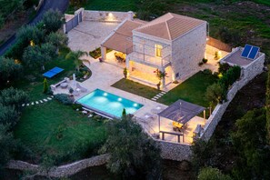 Exterior - Your private pool retreat in beautiful Dassia (Korakiana)