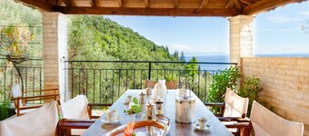 Villa Panorama – Pool, Stunning views, Aircon, Parking