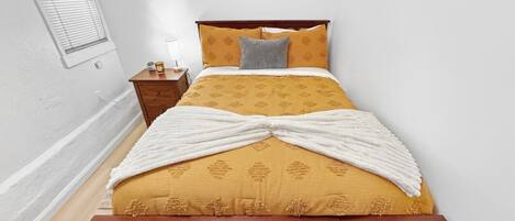 1 bedroom, WiFi, bed sheets