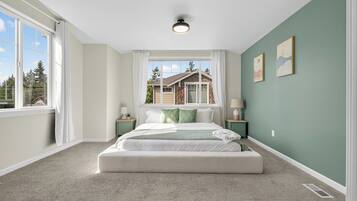 3 bedrooms, iron/ironing board, WiFi, bed sheets