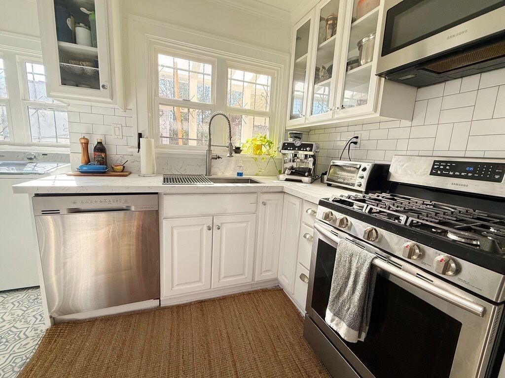 雪櫃、微波爐、焗爐、爐具