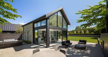 Arrowtown Luxury Estate - Use of pool, tennis courts and gym