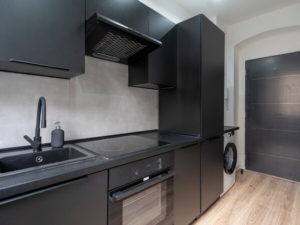 Fridge, oven, dishwasher