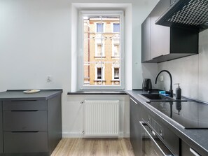 Fridge, oven, dishwasher