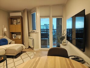 TV - Korfantego 18th Floor Skyline City View (Katowice)