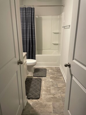 Towels, soap, toilet paper - Masters 2026 Rental Home w/Additional Loft in Grovetown, GA! (Grovetown)