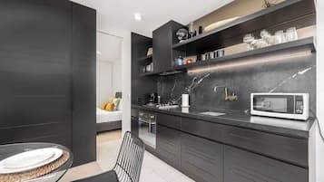 Fridge, microwave, oven, stovetop