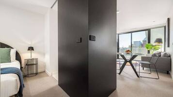 Iron/ironing board, WiFi, bed sheets