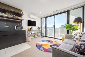TV, offices - Havana Suite | Boutique 1B1B in South Melbourne (South Melbourne)