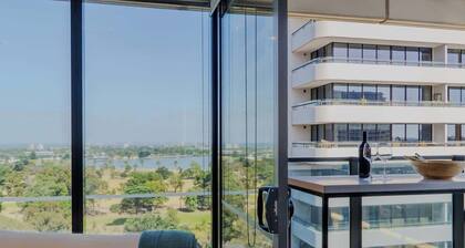 King Bed Suite|2b2b|FreePark|MelbourneCityViews