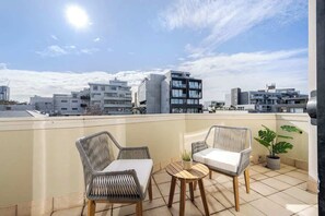 Property grounds - Spire House - Spacious 3B2B, Free Parking Onsite (St Kilda)