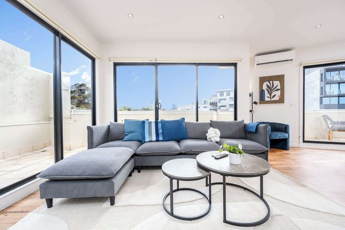 تلفزيون، مكتب