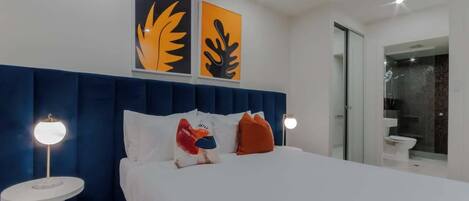 Strykejern/-brett, reiseseng for barn, wi-fi og sengetøy