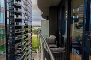 Property grounds - Jade Lane - 2 Queen Bed and Hot Tub with View, Parking (Melbourne)