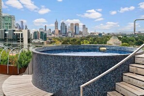 Pool - Jade Lane - 2 Queen Bed and Hot Tub with View, Parking (Melbourne)