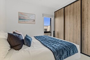Ferros/tábuas de passar roupa, Wi-Fi, roupa de cama