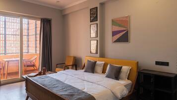 Deluxe-Doppelzimmer, Balkon, Blick auf den Innenhof