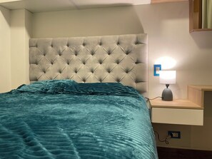 Ferros/tábuas de passar roupa, Wi-Fi, roupa de cama