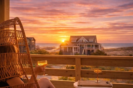 Property grounds. The White Lotus- Luxe Oceanview Stay + Wild Horses