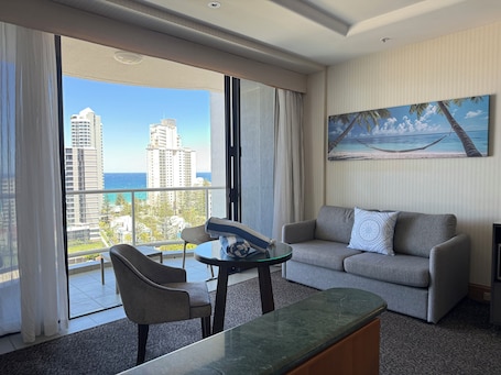 Studio Suite, Beach View | Living area