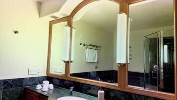 スタジオスイート ビーチビュー | バスルーム