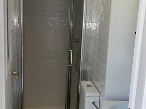 Shower - 103-Malta Luxe- Three Bedroom Apartment. (Salou)