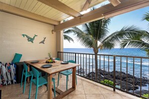 Outdoor dining - Kona's Best: Direct Oceanfront 2BR/2BA Condo w/ AC, Pool & Sunset Lanai (Kailua-Kona)