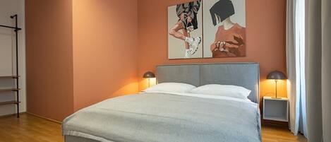 Bügeleisen/Bügelbrett, WLAN, Bettwäsche