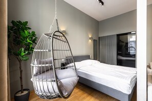 Iron/ironing board, WiFi, bed sheets - Posh and stylish apartment with a queen-size bed (Wien)