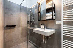 Hair dryer - Posh and stylish apartment with a queen-size bed (Wien)