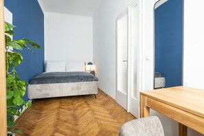 Bügeleisen/Bügelbrett, WLAN, Bettwäsche